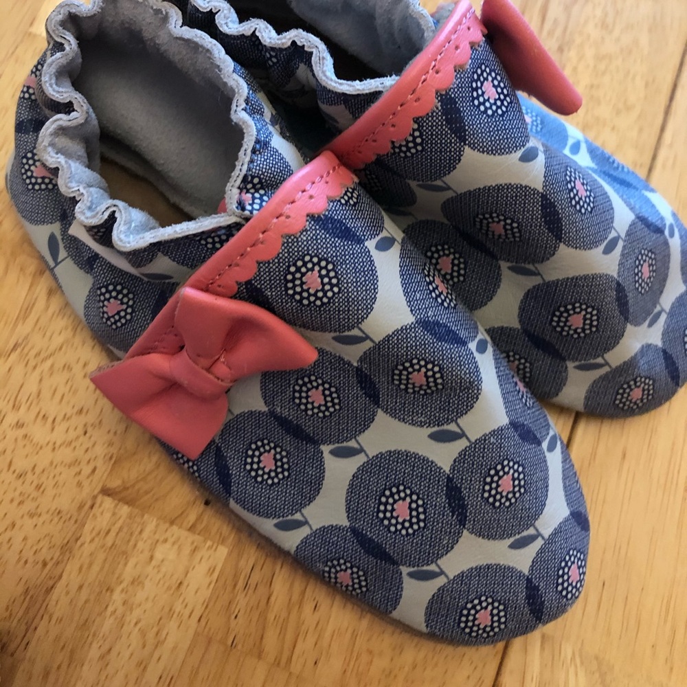 Gorgeous, Toddler soft soles shoes, size 7